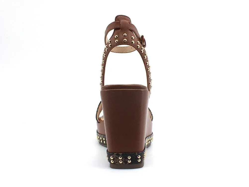 GUESS Sandalo Zeppa Loghi Borchie Cognac FL6N2OFAL04