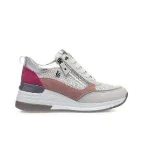 Sneakers bianche con zeppa ed inserti colorati